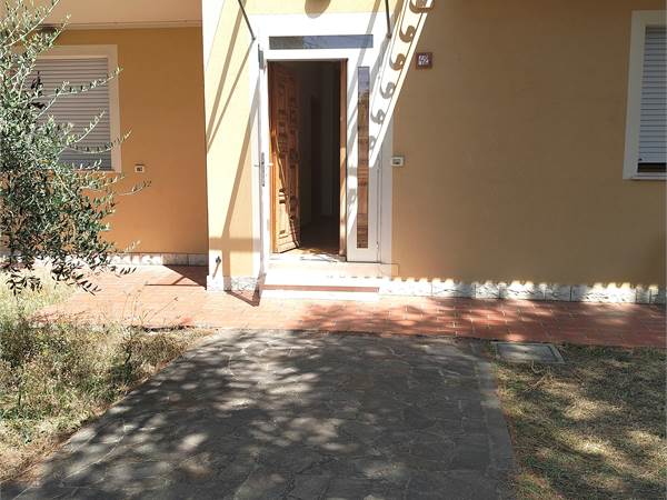 Porzione di bifamiliare con giardino a Gradara 