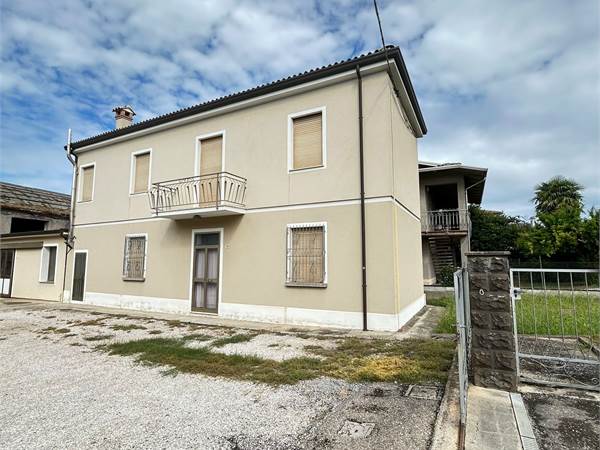 Casa indipendente con giardino ad Alfonsine 