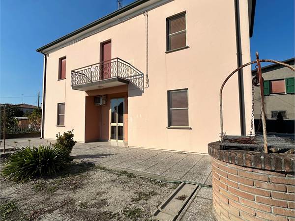 Casa indipendente con giardino a Longastrino 