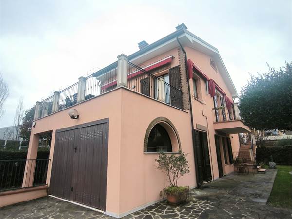 Appartamento in bifamiliare in zona Fiera Rimini 