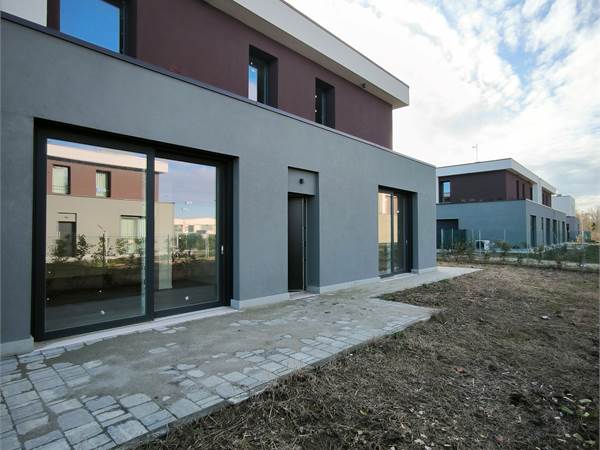 Appartamento di nuova costruzione con giardino privato di 96 mq a Calderara di Reno 