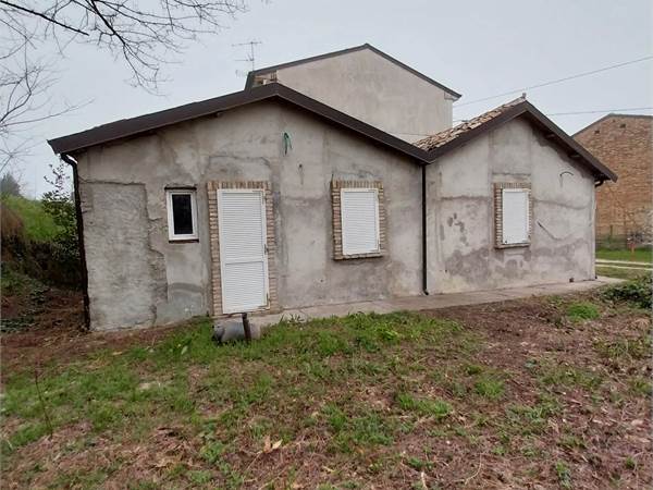 Porzione di bifamiliare con giardino a Savarna 