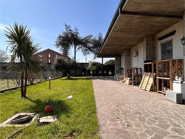 Villa bifamiliare con giardino a Bellaria 