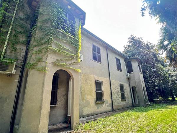 Villa bifamiliare nel centro di Alfonsine 