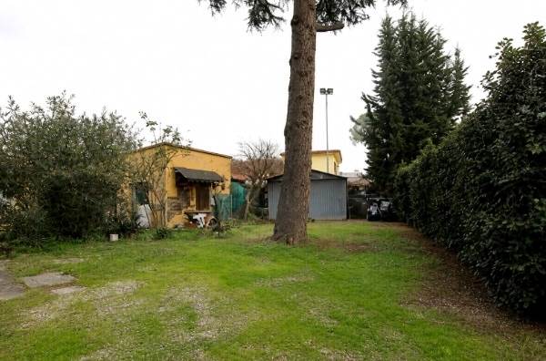 Porzione di bifamiliare con giardino a San Mauro Pascoli 