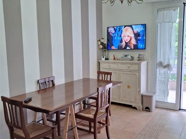 Appartamento con balcone e garage a Bellaria Igea Marina 