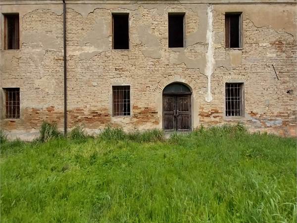 Villa singola immersa nel verde ad Alfonsine