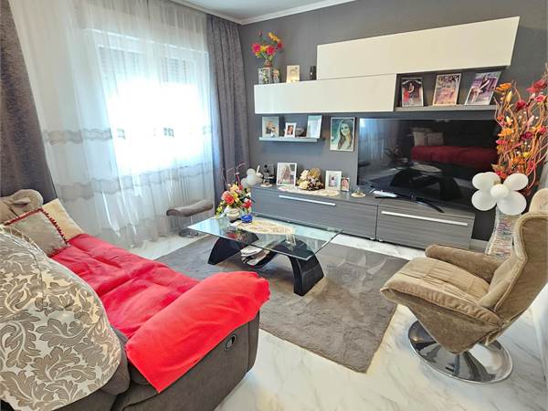 Ampio appartamento con balcone e garage a Rimini 