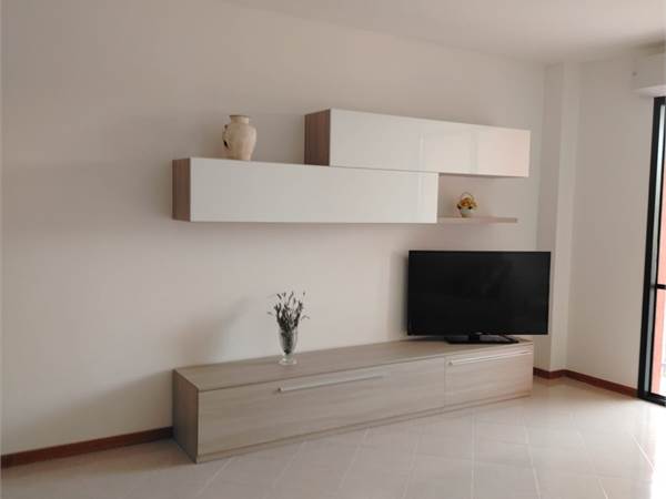Ampio appartamento con balcone e garage a Rimini 